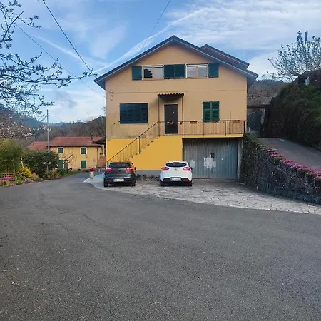 Il Giardino Dei Pavoni Affittacamere Soviore